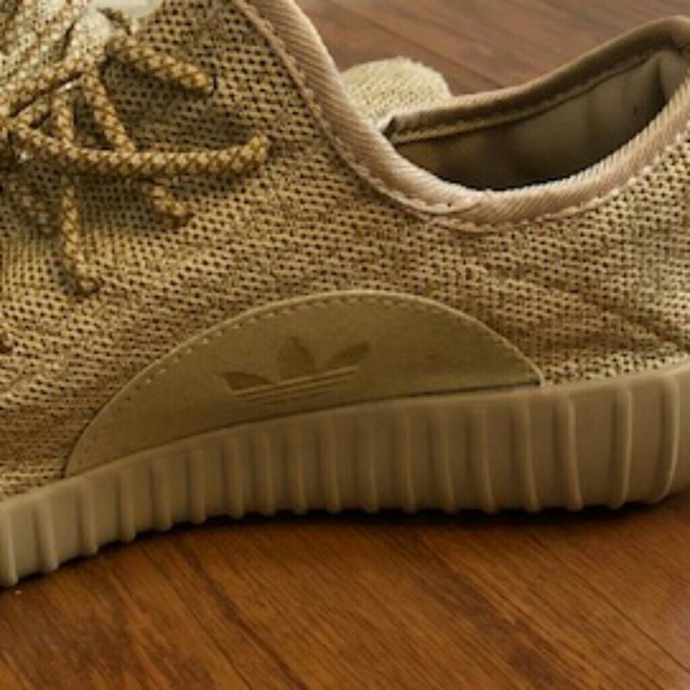 Shose - Picture 2 of 4